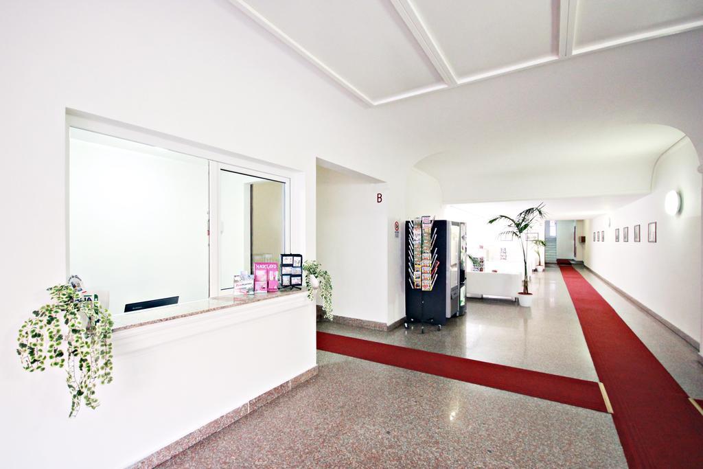Guesthouse Holiday And 로마 외부 사진